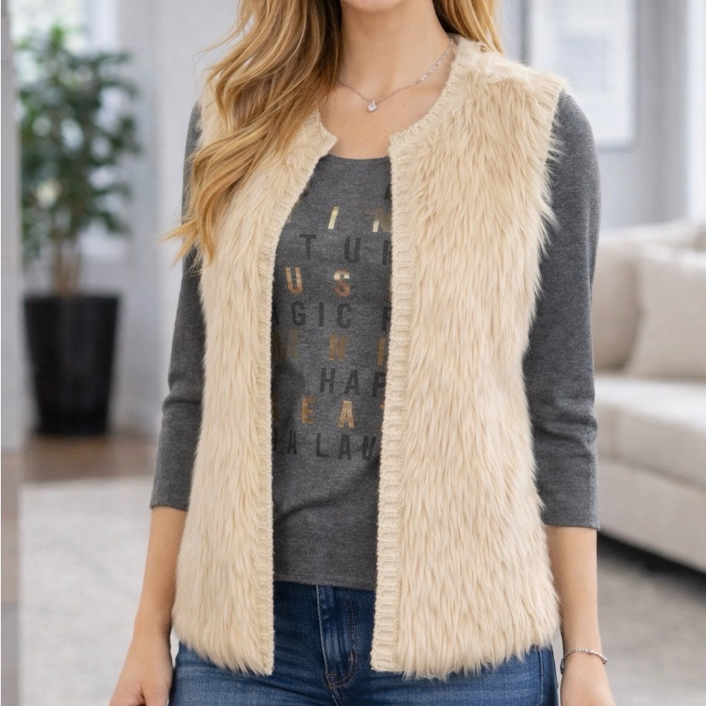 EYESHADOW Faux Fur Vest Size Medium Knit with Faux Fur Front Panels